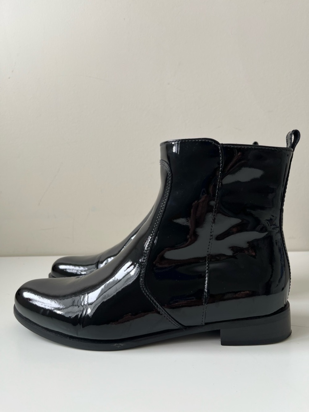LA CANADIENNE Black Patent Leather Waterproof Boots Size 8.5